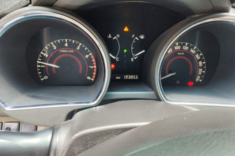 Used Toyota Highlander 2011 2.7L Two-Wheel Drive 7-Seater Luxury Edition Odometer Close Up