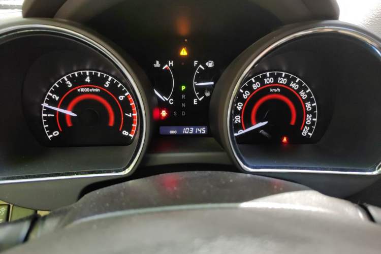 Used Toyota Highlander 2011 2.7L Two-Wheel Drive 5-Seater Sport Edition Odometer Close Up