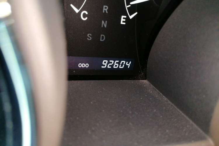 Used Toyota Highlander 2011 2.7L Two-Wheel Drive 7-Seater Luxury Edition Odometer Close Up