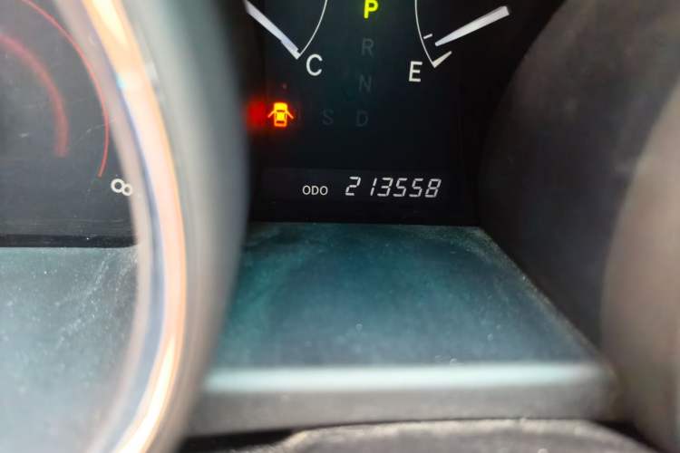 Used Toyota Highlander 2011 2.7L Two-Wheel Drive 5-Seater Elite Edition Odometer Close Up