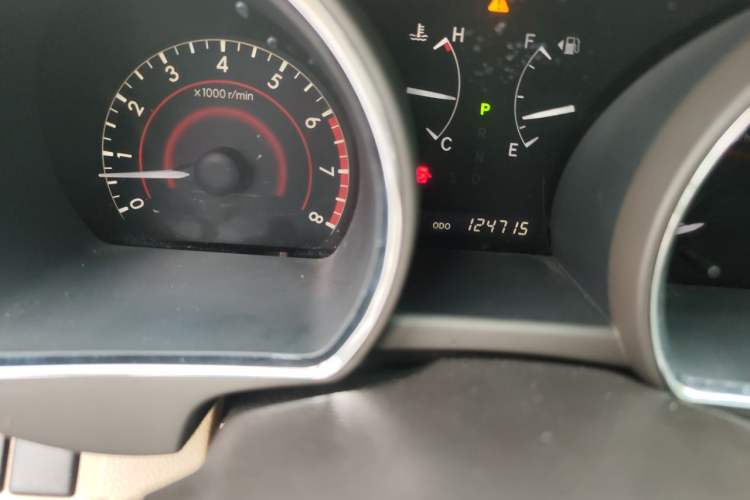 Used Toyota Highlander 2011 2.7L Two-Wheel Drive 7-Seater Luxury Edition Odometer Close Up
