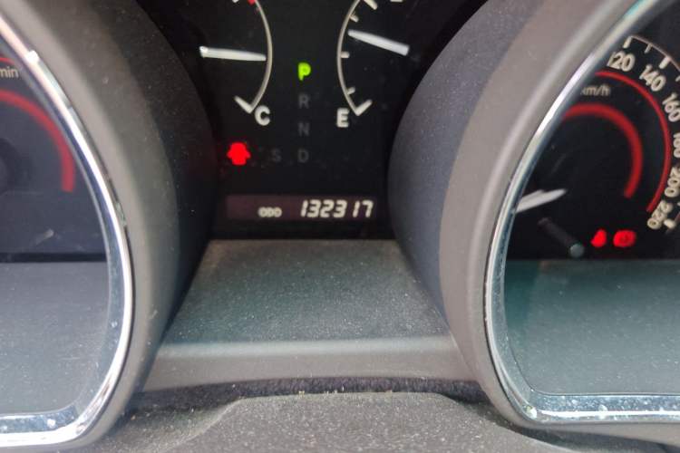Used Toyota Highlander 2011 2.7L Two-Wheel Drive 7-Seater Luxury Edition Odometer Close Up