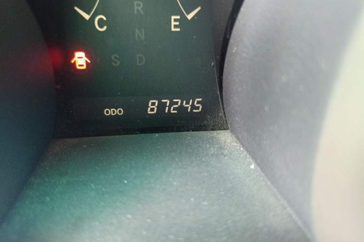 Used Toyota Highlander 2011 2.7L Two-Wheel Drive 7-Seater Luxury Navigation Edition Odometer Close Up