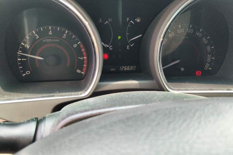 Used Toyota Highlander 2011 2.7L Two-Wheel Drive 5-Seater Elite Edition Odometer Close Up