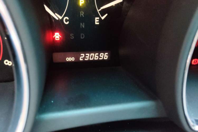 Used Toyota Highlander 2011 2.7L Two-Wheel Drive 7-Seater Luxury Edition Odometer Close Up