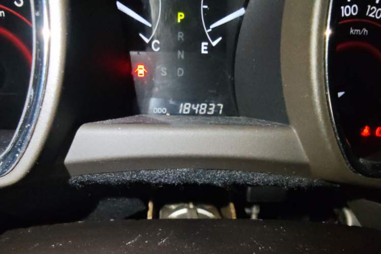 Used Toyota Highlander 2011 2.7L Two-Wheel Drive 7-Seater Luxury Edition Odometer Close Up