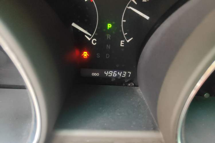 Used Toyota Highlander 2011 2.7L Two-Wheel Drive 7-Seater Luxury Edition Odometer Close Up