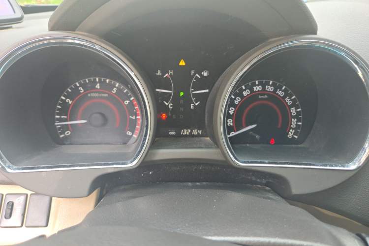 Used Toyota Highlander 2011 2.7L Two-Wheel Drive 7-Seater Elite Edition Odometer Close Up