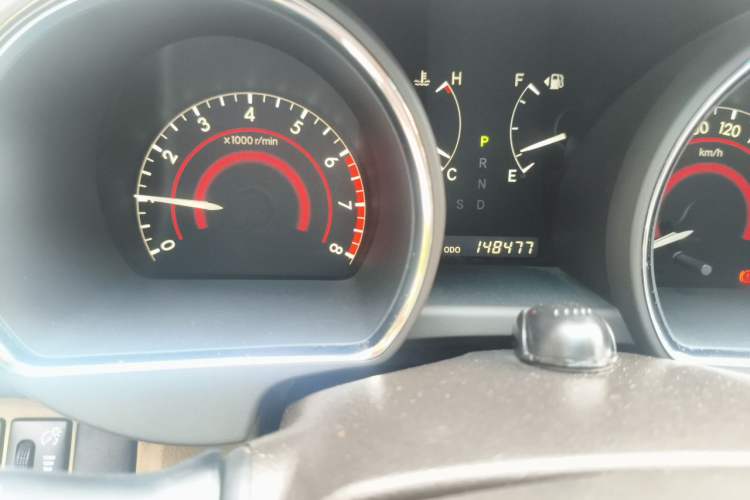 Used Toyota Highlander 2011 2.7L Two-Wheel Drive 5-Seater Elite Edition Odometer Close Up