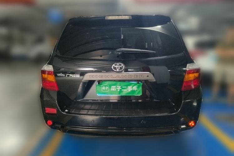 Used Toyota Highlander 2011 2.7L Two-Wheel Drive 7-Seater Luxury Edition Rear