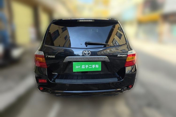 Used Toyota Highlander 2011 2.7L Two-Wheel Drive 7-Seater Luxury Edition Rear