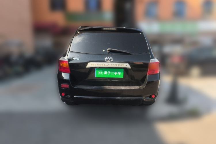 Used Toyota Highlander 2011 2.7L Two-Wheel Drive 7-Seater Supreme Edition Rear