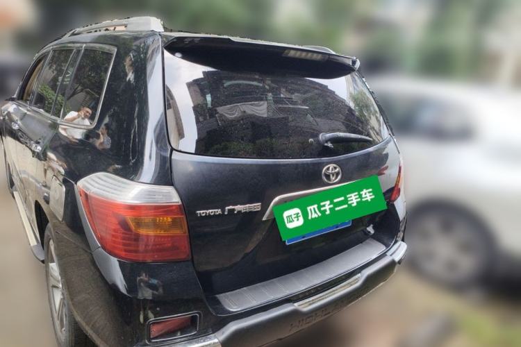 Used Toyota Highlander 2011 2.7L Two-Wheel Drive 7-Seater Luxury Edition Rear