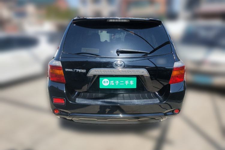 Used Toyota Highlander 2011 2.7L Two-Wheel Drive 7-Seater Luxury Edition Rear