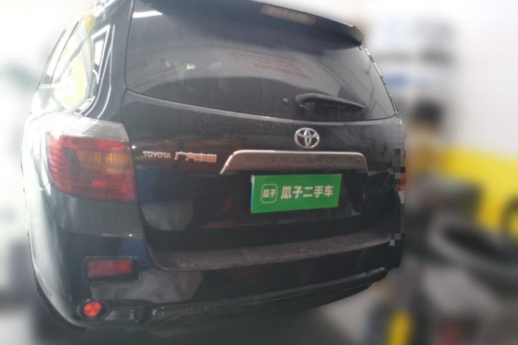 Used Toyota Highlander 2011 2.7L Two-Wheel Drive 7-Seater Luxury Edition Rear