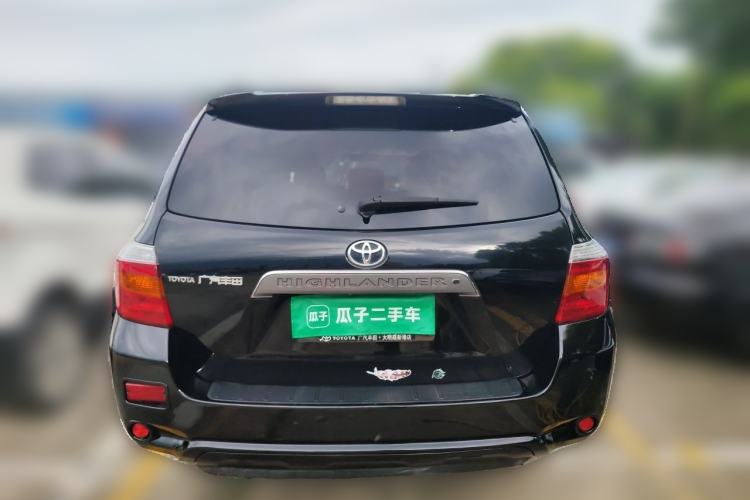 Used Toyota Highlander 2011 2.7L Two-Wheel Drive 7-Seater Luxury Edition Rear