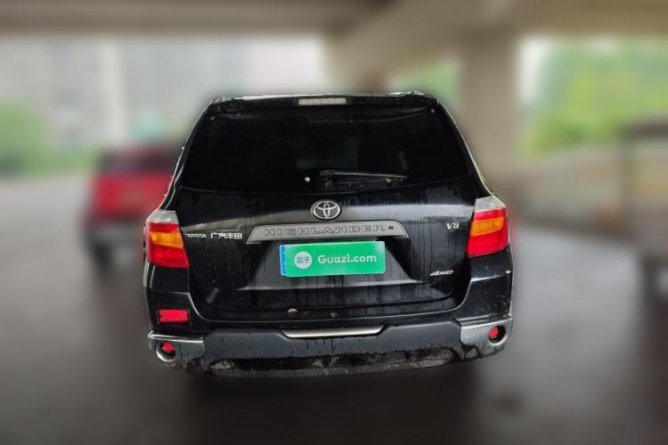 Used Toyota Highlander 2011 2.7L Two-Wheel Drive 7-Seater Luxury Edition Rear