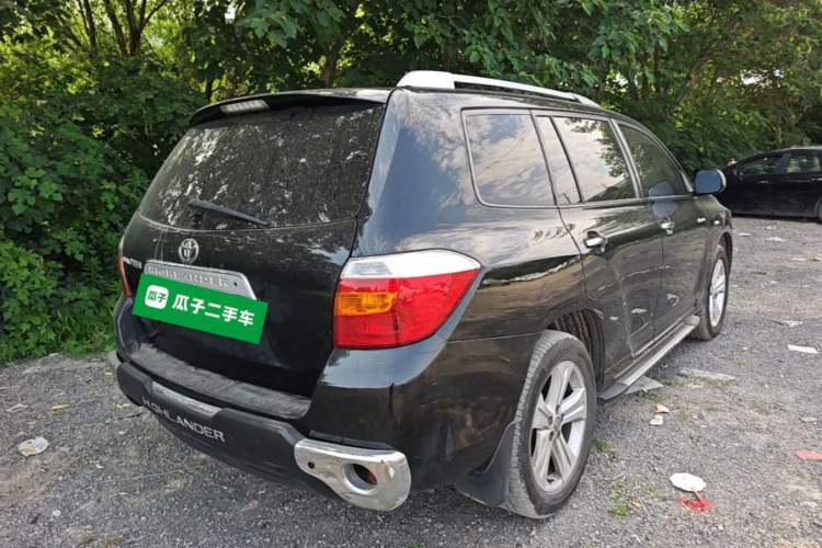 Used Toyota Highlander 2011 2.7L Two-Wheel Drive 7-Seater Supreme Edition Rear Right 45 Deg