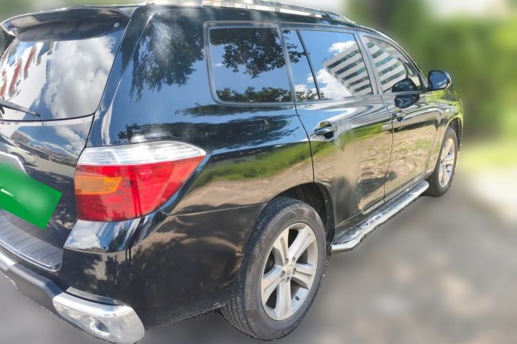 Used Toyota Highlander 2011 2.7L Two-Wheel Drive 5-Seater Sport Edition Rear Right 45 Deg
