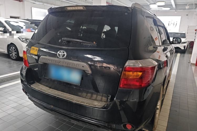 Used Toyota Highlander 2011 2.7L Two-Wheel Drive 7-Seater Luxury Edition Rear Right 45 Deg