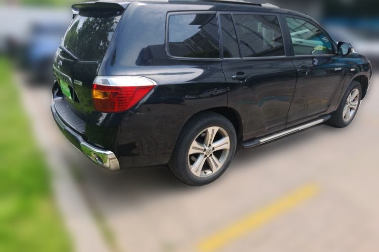 Used Toyota Highlander 2011 2.7L Two-Wheel Drive 7-Seater Luxury Edition Rear Right 45 Deg