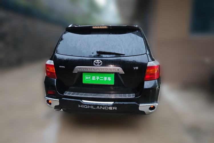 Used Toyota Highlander 2011 2.7L Two-Wheel Drive 7-Seater Luxury Edition Rear
