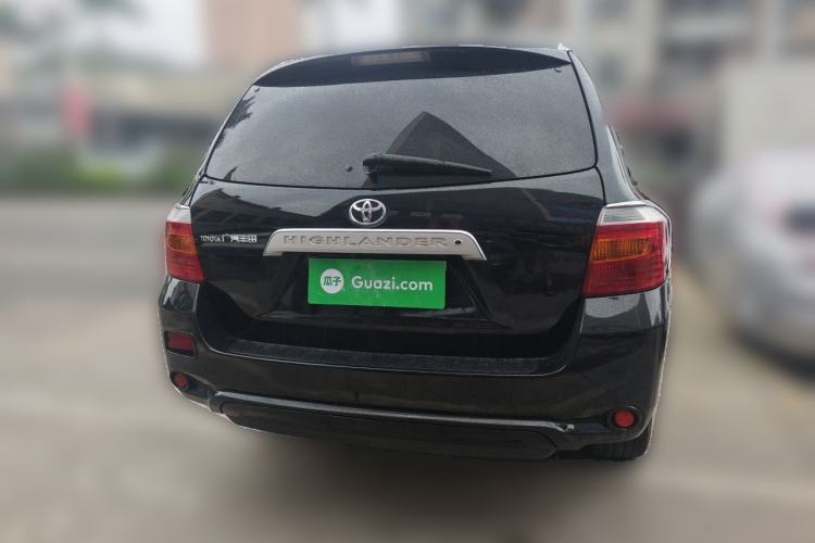 Used Toyota Highlander 2011 2.7L Two-Wheel Drive 7-Seater Supreme Edition Rear