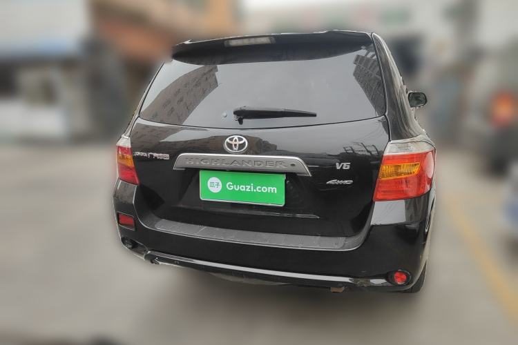 Used Toyota Highlander 2011 2.7L Two-Wheel Drive 7-Seater Luxury Edition Rear
