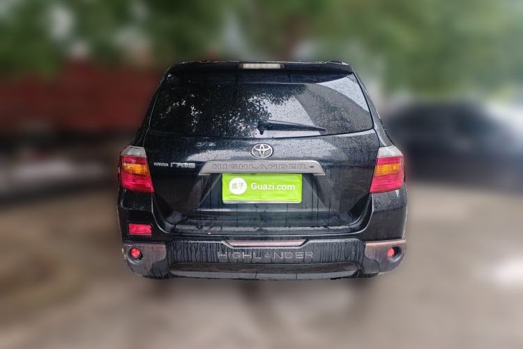 Used Toyota Highlander 2011 2.7L Two-Wheel Drive 7-Seater Luxury Edition Rear
