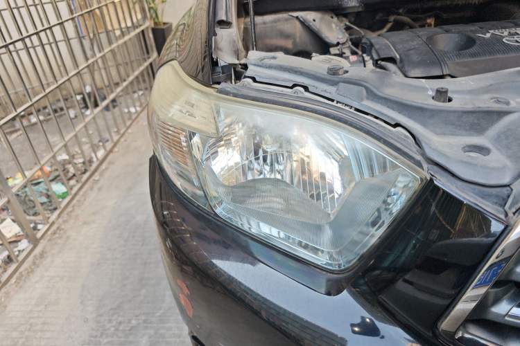 Used Toyota Highlander 2011 2.7L Two-Wheel Drive 7-Seater Luxury Edition Right Front Headlight