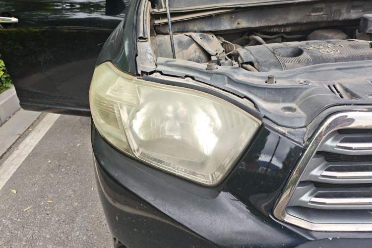 Used Toyota Highlander 2011 2.7L Two-Wheel Drive 7-Seater Luxury Edition Right Front Headlight