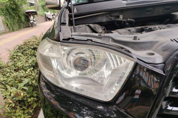 Used Toyota Highlander 2011 2.7L Two-Wheel Drive 7-Seater Elite Edition Right Front Headlight