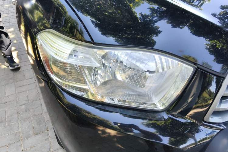 Used Toyota Highlander 2011 2.7L Two-Wheel Drive 5-Seater Elite Edition Right Front Headlight