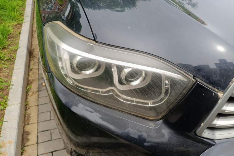 Used Toyota Highlander 2011 2.7L Two-Wheel Drive 5-Seater Elite Edition Right Front Headlight