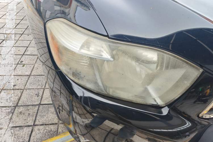 Used Toyota Highlander 2011 2.7L Two-Wheel Drive 5-Seater Sport Edition Right Front Headlight