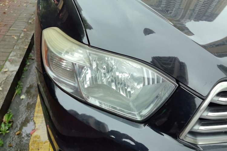 Used Toyota Highlander 2011 2.7L Two-Wheel Drive 7-Seater Luxury Edition Right Front Headlight