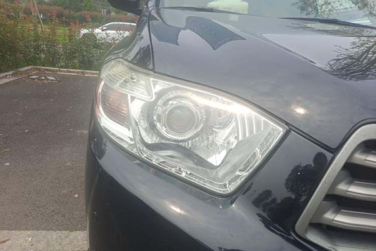 Used Toyota Highlander 2011 2.7L Two-Wheel Drive 5-Seater Elite Edition Right Front Headlight