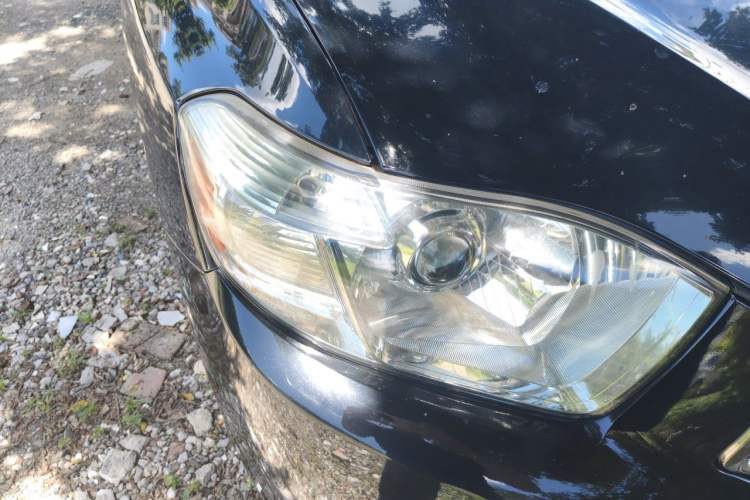Used Toyota Highlander 2011 2.7L Two-Wheel Drive 5-Seater Sport Edition Right Front Headlight