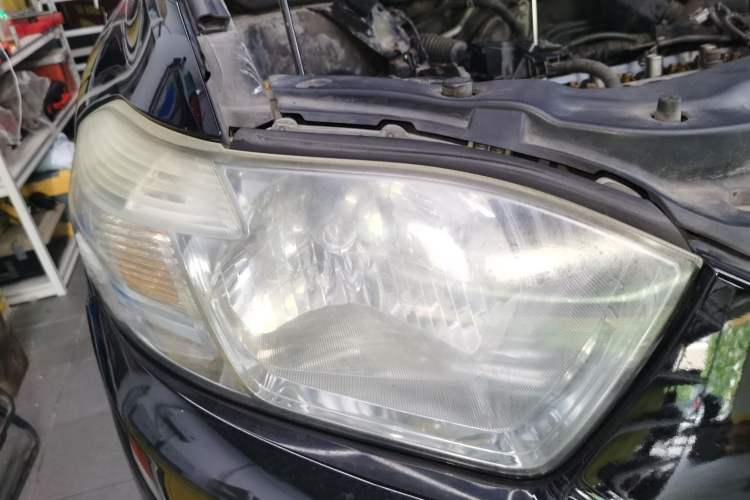 Used Toyota Highlander 2011 2.7L Two-Wheel Drive 7-Seater Luxury Edition Right Front Headlight
