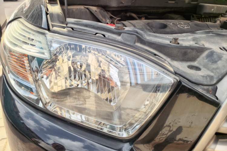 Used Toyota Highlander 2011 2.7L Two-Wheel Drive 5-Seater Elite Edition Right Front Headlight