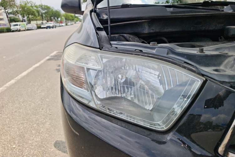 Used Toyota Highlander 2011 2.7L Two-Wheel Drive 5-Seater Sport Edition Right Front Headlight