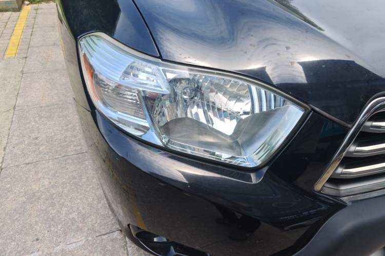 Used Toyota Highlander 2011 2.7L Two-Wheel Drive 7-Seater Luxury Edition Right Front Headlight