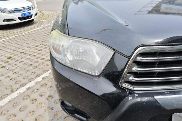 Used Toyota Highlander 2011 2.7L Two-Wheel Drive 7-Seater Luxury Edition Right Front Headlight