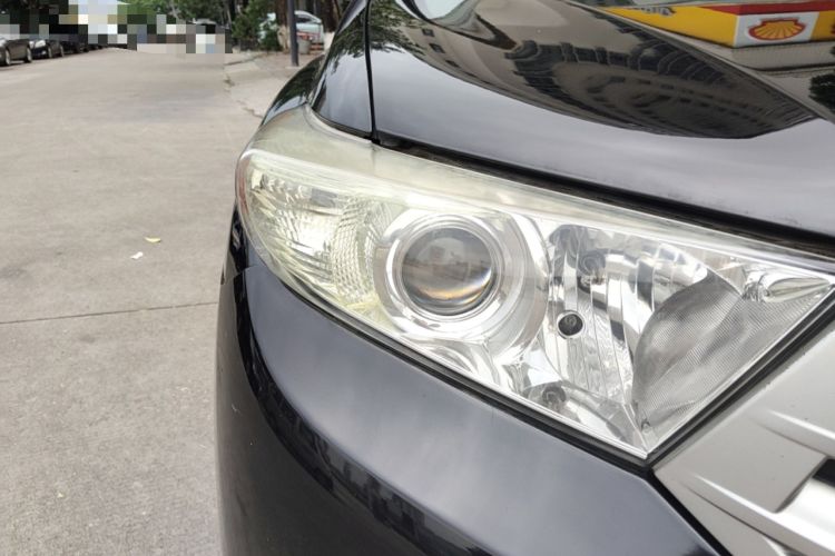 Used Toyota Highlander 2011 2.7L Two-Wheel Drive 7-Seater Luxury Edition Right Front Headlight