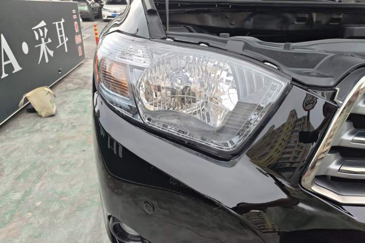 Used Toyota Highlander 2011 2.7L Two-Wheel Drive 7-Seater Luxury Navigation Edition Right Front Headlight