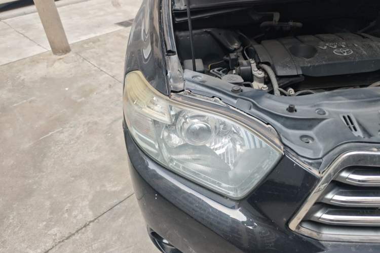 Used Toyota Highlander 2011 2.7L Two-Wheel Drive 7-Seater Luxury Edition Right Front Headlight