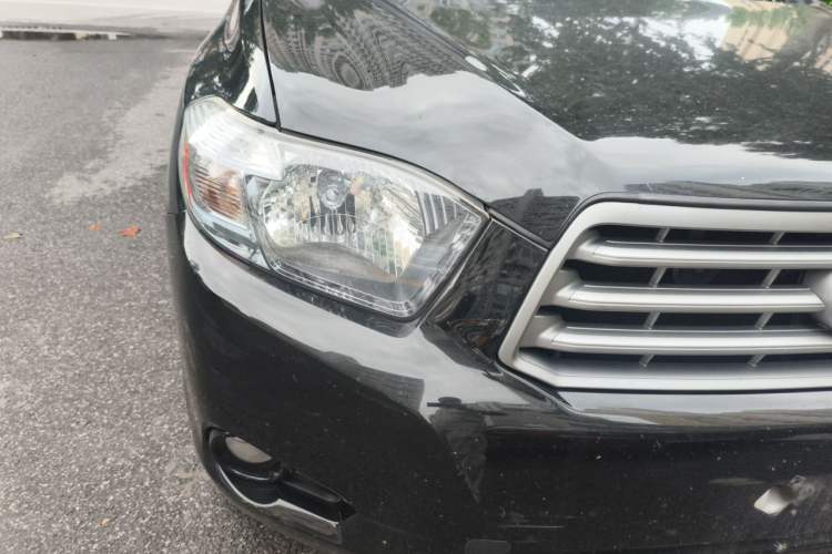 Used Toyota Highlander 2011 2.7L Two-Wheel Drive 5-Seater Elite Edition Right Front Headlight