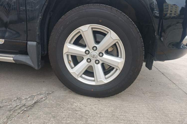 Used Toyota Highlander 2011 2.7L Two-Wheel Drive 7-Seater Elite Edition Right Front Wheel Hub