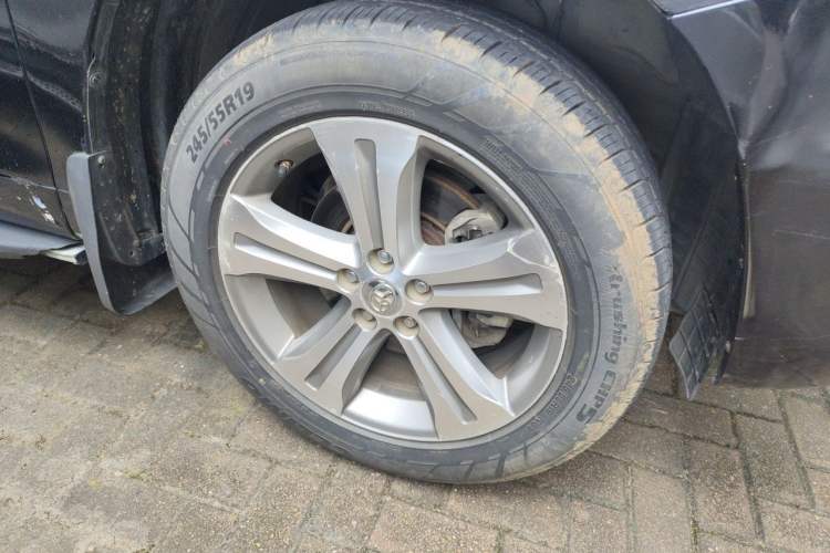 Used Toyota Highlander 2011 2.7L Two-Wheel Drive 7-Seater Luxury Edition Right Front Wheel Hub