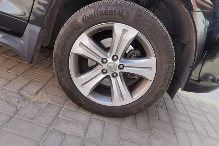 Used Toyota Highlander 2011 2.7L Two-Wheel Drive 5-Seater Sport Edition Right Front Wheel Hub